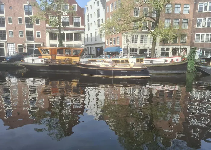 Woonboot Josja Homestay szállás