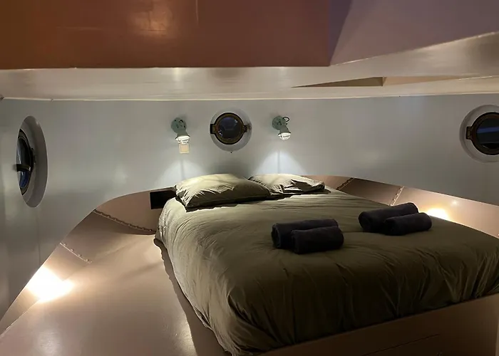 Woonboot Josja Homestay szállás *