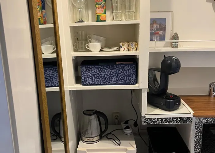 Woonboot Josja * Amsterdam