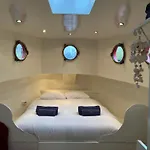 Woonboot Josja Ubytování v soukromí