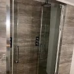 Woonboot Josja Δωμάτια σε οικογενειακή κατοικία